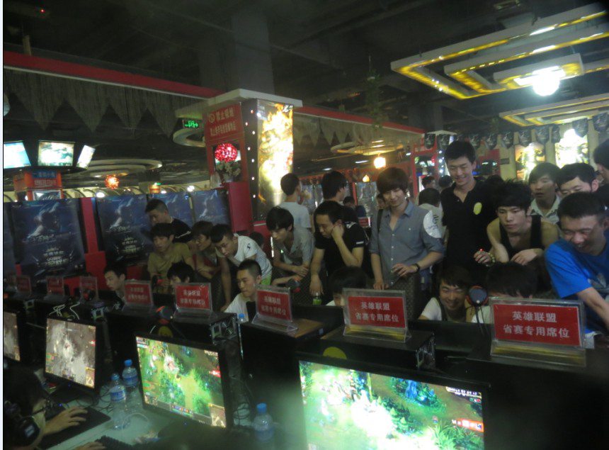 韩语主播： Zeus 是历史上最好的上单选手，也是去年最好的上单选手