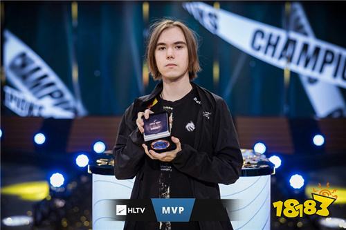 Assum：希望能学习到Ruler对线、发育、打团的想法